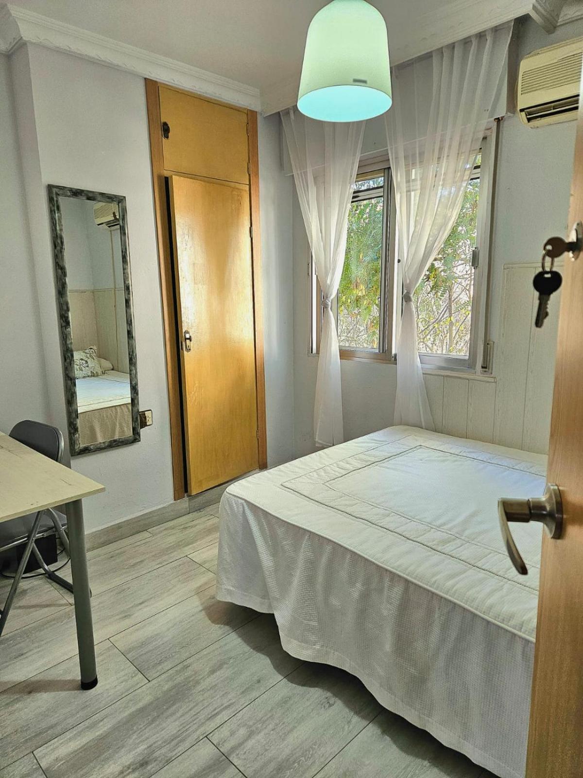 Habitacion Privada A 15 Min De La Playa/Piso 호텔 우엘바 외부 사진